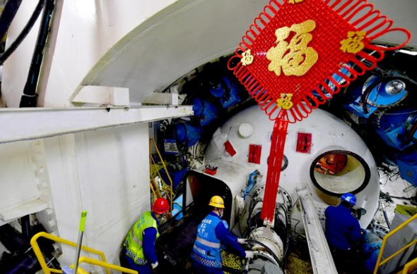 北京市通州區(qū)融媒體中心:通州區(qū)東六環(huán)改造工程最高日進尺24米